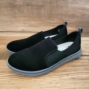 Clarks Women 8.5 M Step Move Jump Slip On Sneakers Black Suede Comfort